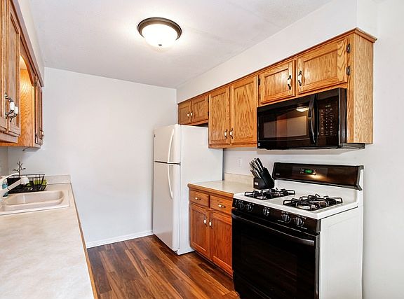 4th image of 19524 S 116th Ave APT D