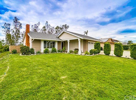 5th image of 10291 Bristol Dr
