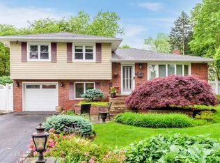 20 Dunford St, Melville, NY 11747