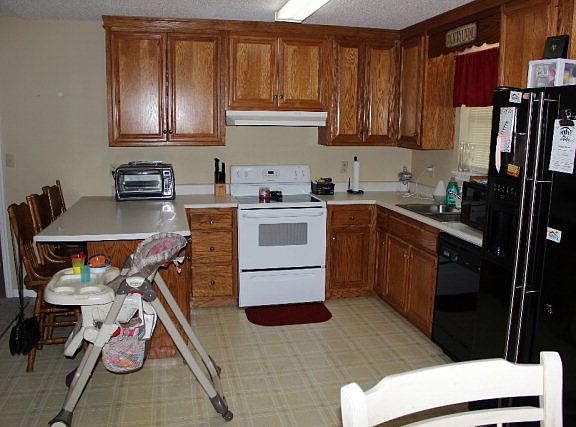 5th image of 270 Mill Pond Cir