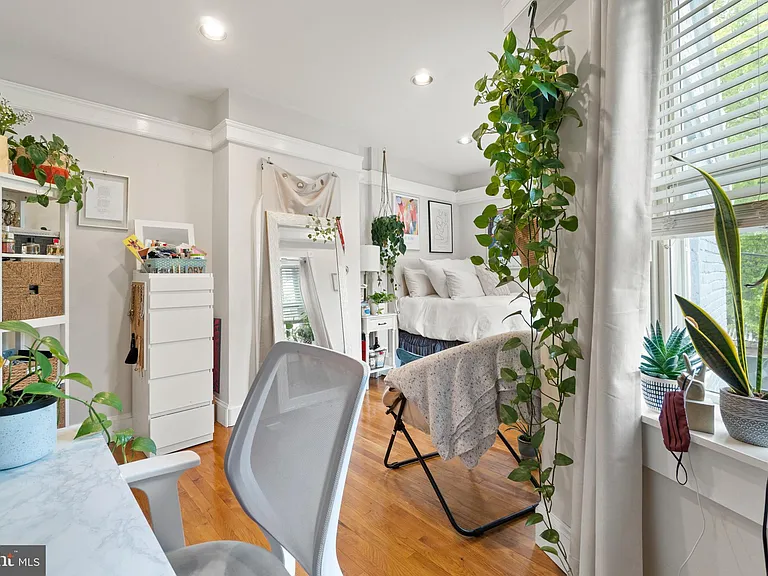 1723 Seaton St NW — Photo 23