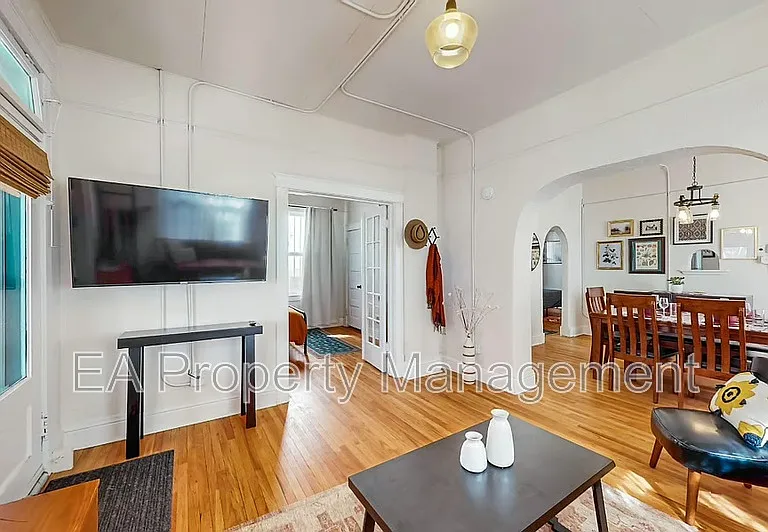 219 Stover Ave SW — Photo 3