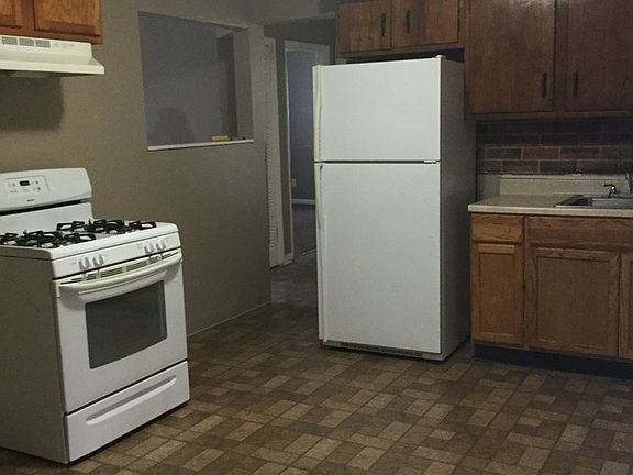 3rd image of 9745 Vickie Pl