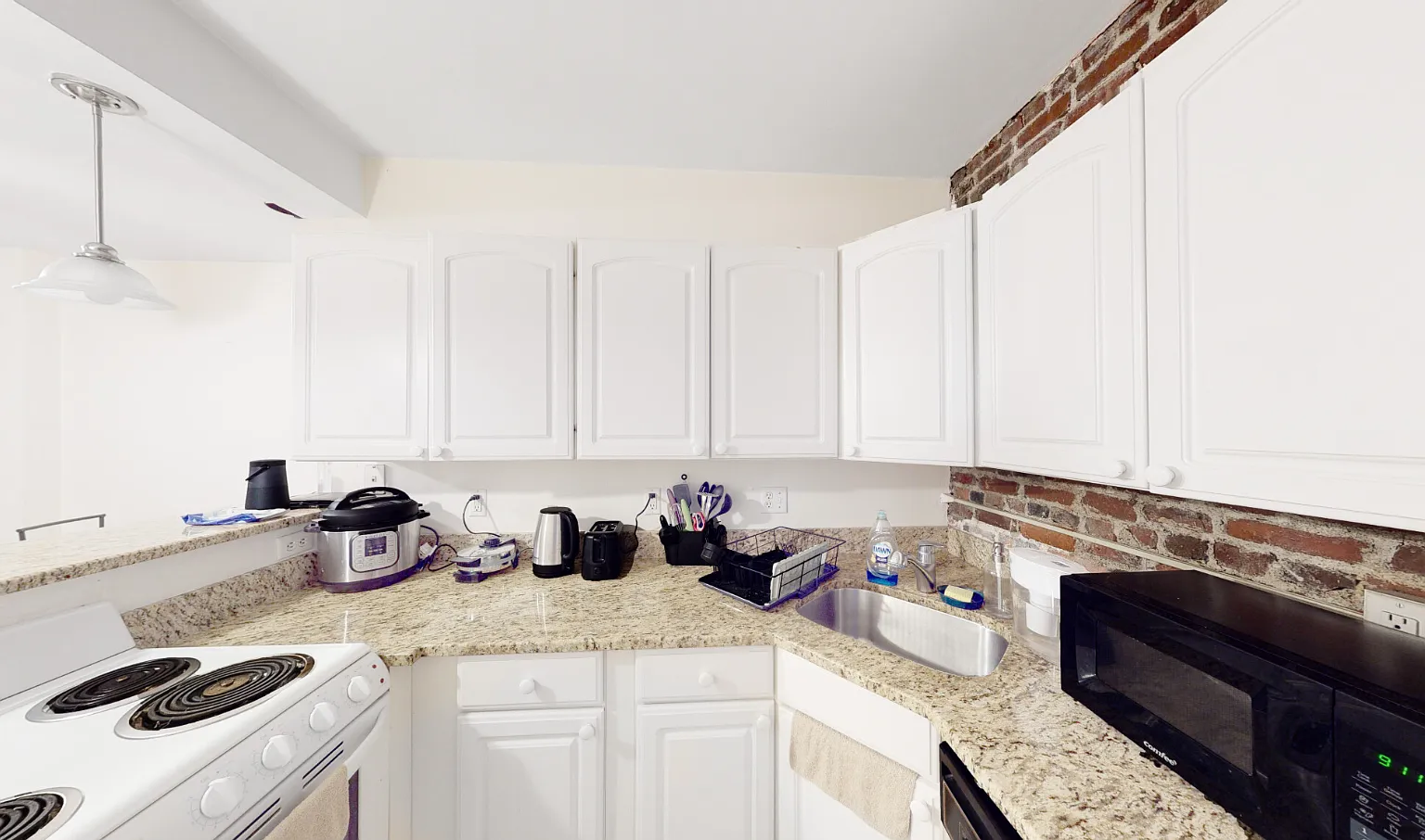 2 bed, 999 sqft, $3,695 — Photo 2