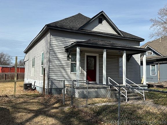 3rd image of 1011 N H St