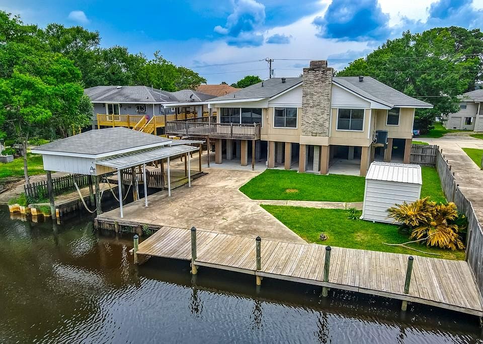 1st image of 3046 S Palm Dr