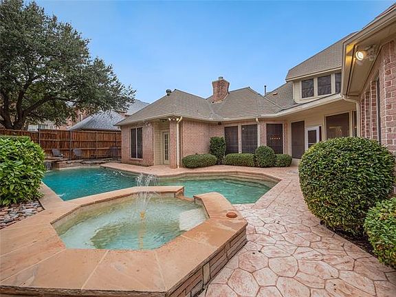 3rd image of 2629 Pelican Bay Dr
