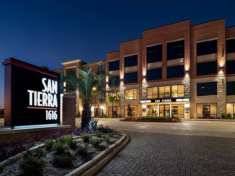 San Tierra entrance