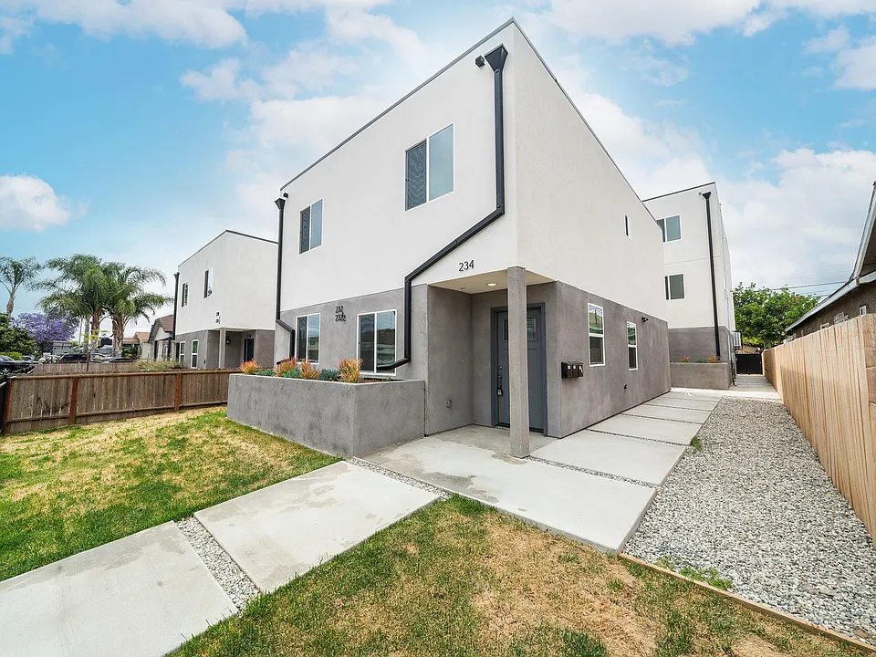 234 E 84th St