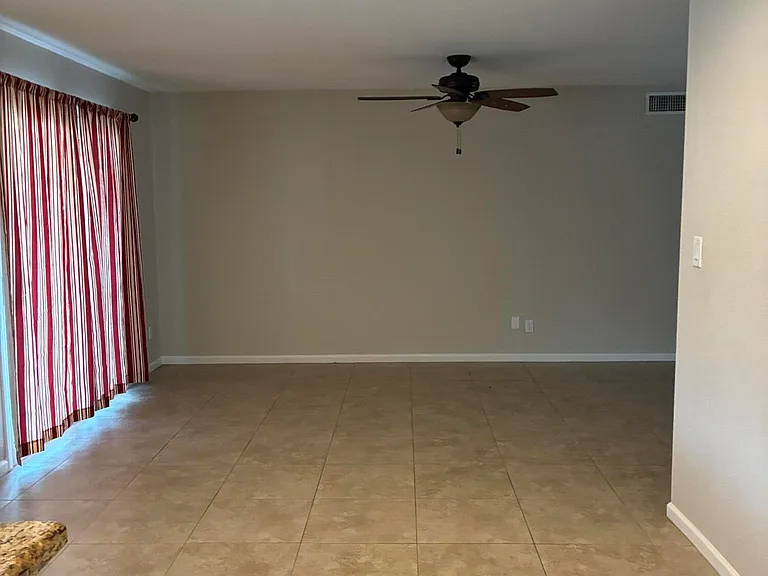 2058 E Fremont Dr — Photo 6