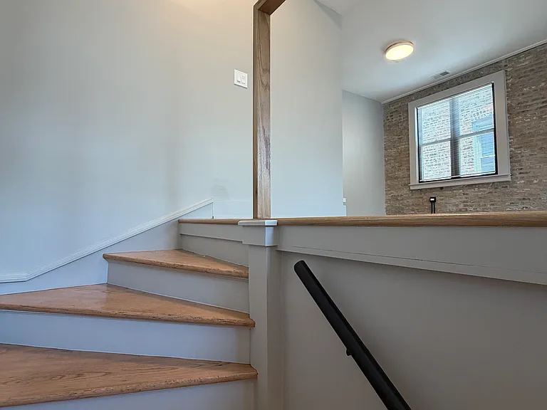 3530 W Dickens Ave #2 — Photo 5