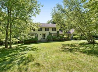 16 Louis Dr, Katonah, NY 10536