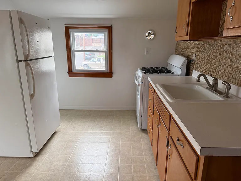 654 Chase Ave #2 — Photo 12