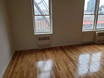 Rented by Mahzari Realty Inc