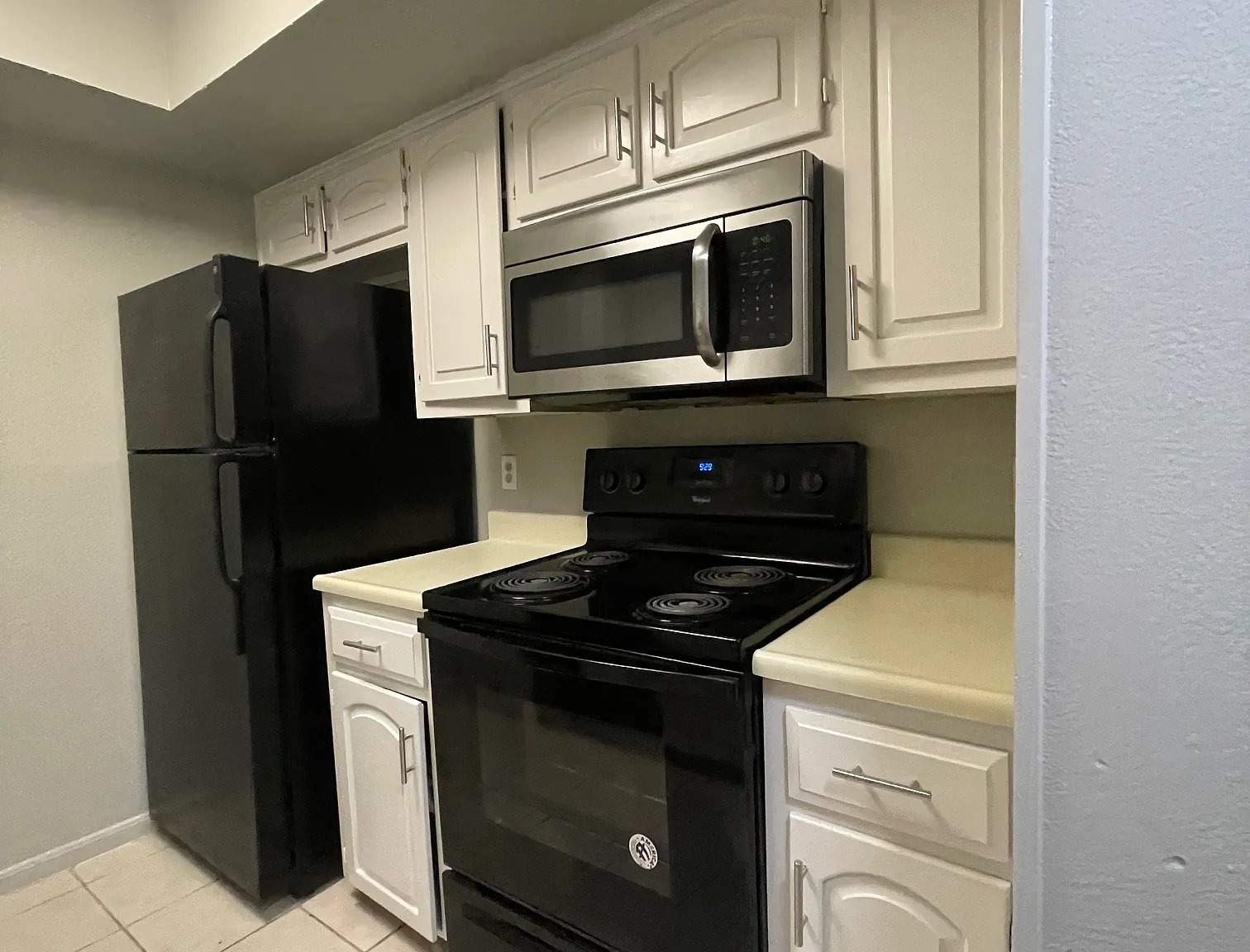 1 bed, 800 sqft, $1,000 — Photo 3