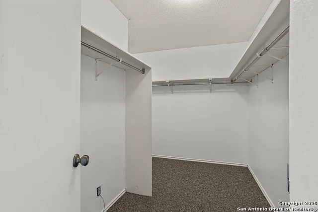 10138 Sandbrook Hl — Photo 30
