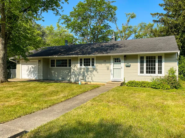 16 Johnathan Rd, Lake Zurich, IL 60047