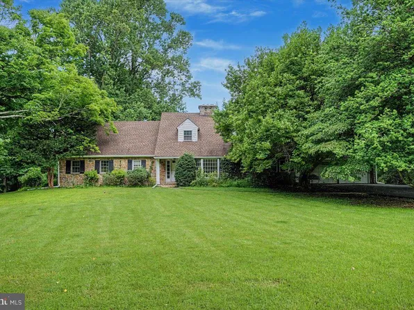 7 Swallow Hill Rd, Wilmington, DE 19807