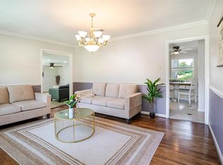 111 Fairway Dr, Alvin, TX 77511