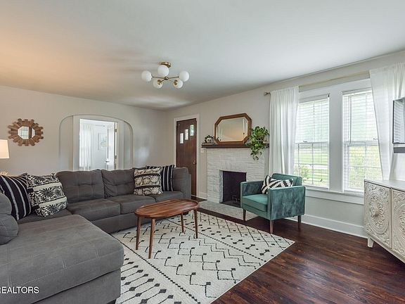 4th image of 3004 Sanders Dr