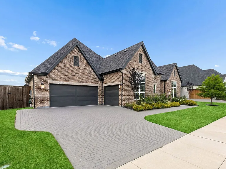 4630 Summerville Ln — Photo 9