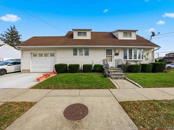 11 Crescent Street, Hicksville, NY 11801