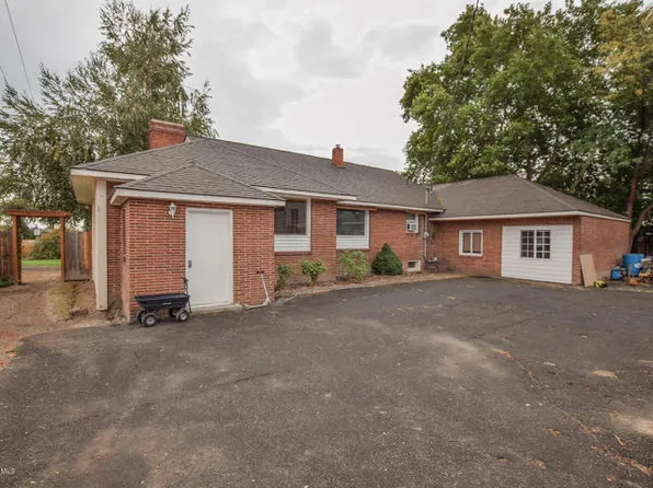 9906 Tieton Dr, Yakima, WA 98908