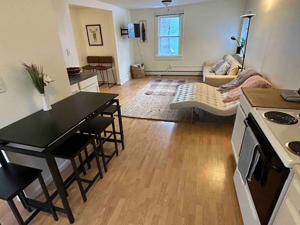 23 S Franklin St #2