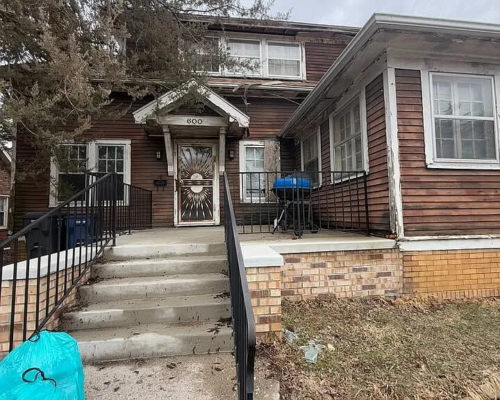 600 Welch Blvd — Photo 2