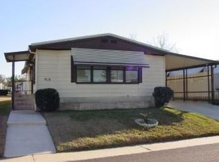 910 Pine Ridge Dr, Lakeland, FL 33809