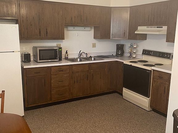 4th image of 400 Tracy Ln APT 8