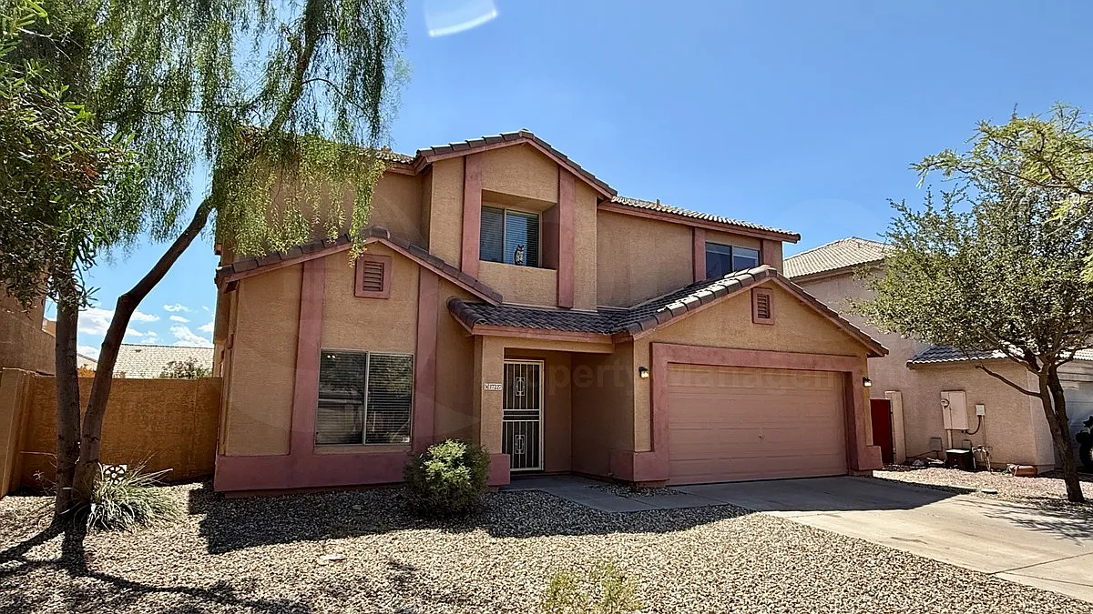 3 bed, 2.5 bath, 2059 sqft, $2,400 — Photo 1