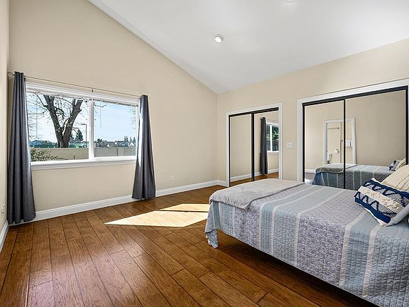 4th image of 1521 Mary Place