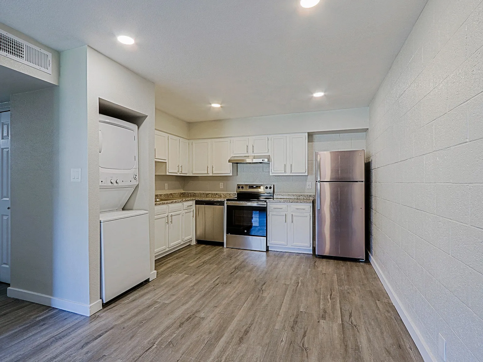 Orangedale — Photo 1