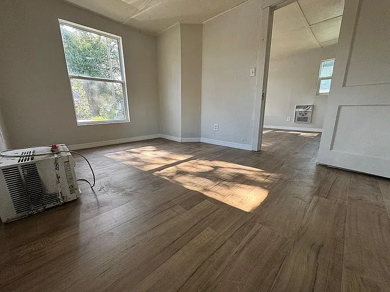 8903 N Dexter Ave — Photo 6