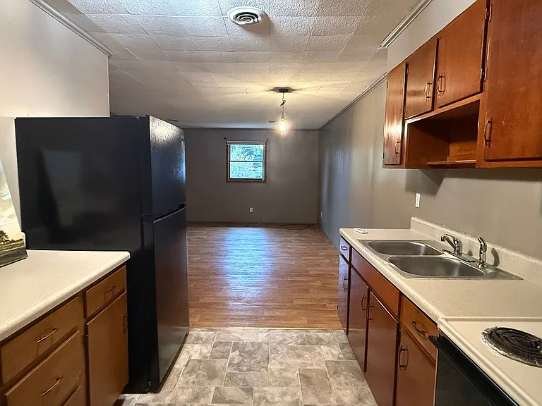 2506 Elizabethton Hwy — Photo 4
