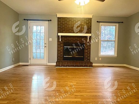 3rd image of 1221 Butterwood Cir