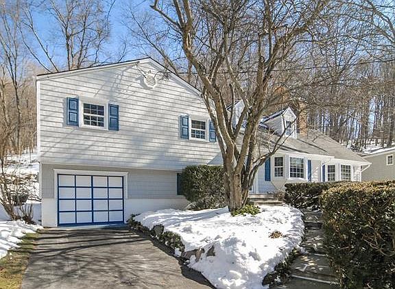 2nd image of 18 Knollwood Rd