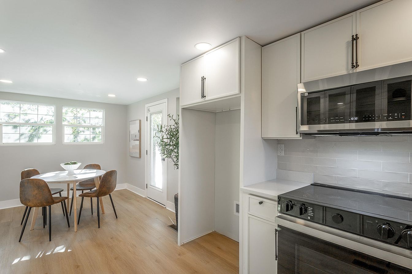 carousel photo #20 (MLS)