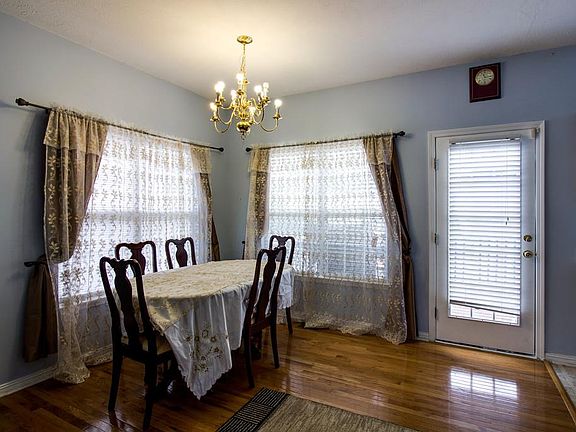 5th image of 2324 Broadview Dr