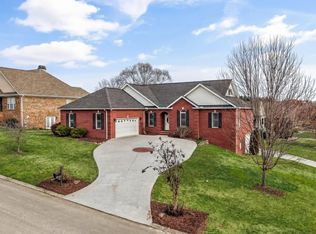 1706 Inverness Dr, Maryville, TN 37801