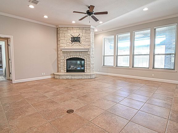 2nd image of 809 Woodland Park Ave