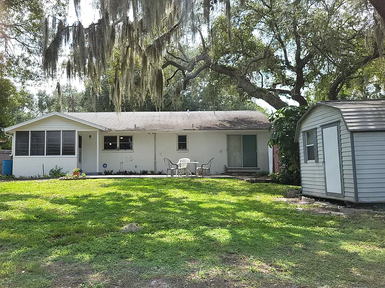 10215 Cliff Cir — Photo 9