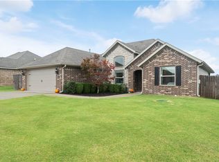 958 Stone St, Cave Springs, AR 72718