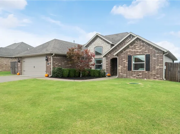 958 Stone St, Cave Springs, AR 72718