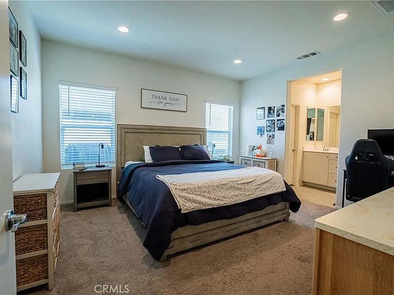 35227 Price St — Photo 9