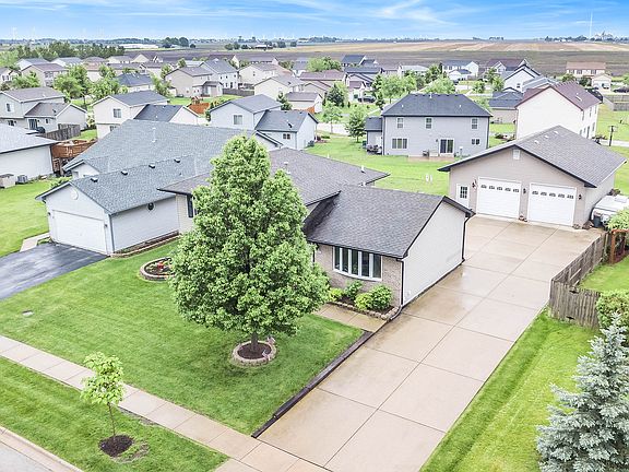 3rd image of 7006 Cornwall Dr
