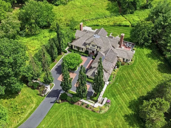 55 Estabrook Rd, Concord, MA 01742