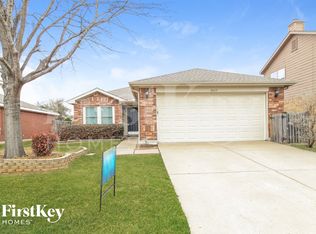 9017 Chisholm Trl, Aubrey, TX 76227