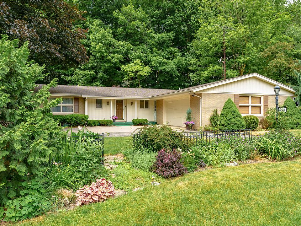 3913 Stonegate Rd, Kalamazoo, MI 49004 Zillow